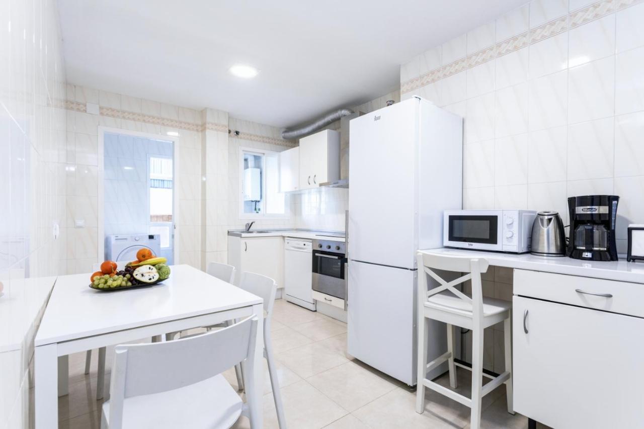 Rentcostadelsol Malagueta Arenal Малага Экстерьер фото