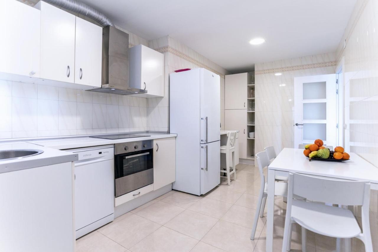 Rentcostadelsol Malagueta Arenal Малага Экстерьер фото